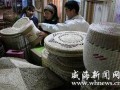 玉米苞叶不浪费 摇身变成工艺品